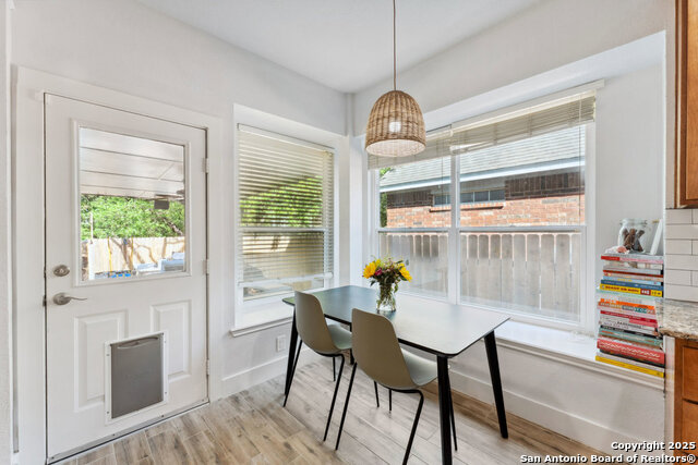 Image 15 of 65 For 2047 Thicket Trail Dr