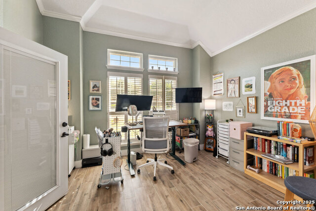 Image 24 of 65 For 2047 Thicket Trail Dr