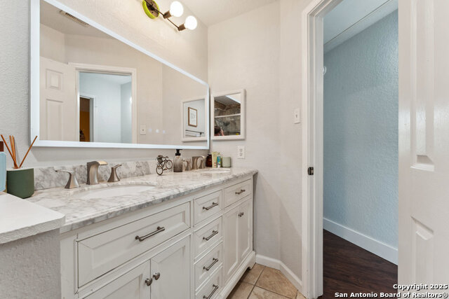 Image 31 of 65 For 2047 Thicket Trail Dr