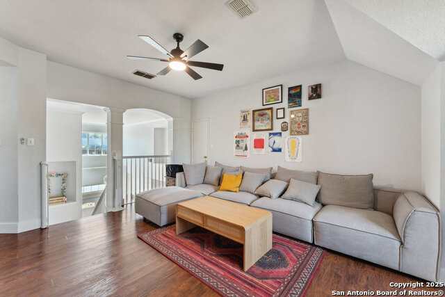 Image 33 of 65 For 2047 Thicket Trail Dr