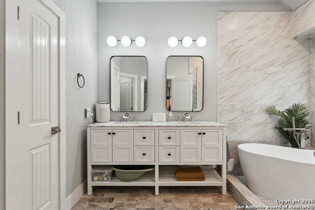 Image 38 of 65 For 2047 Thicket Trail Dr