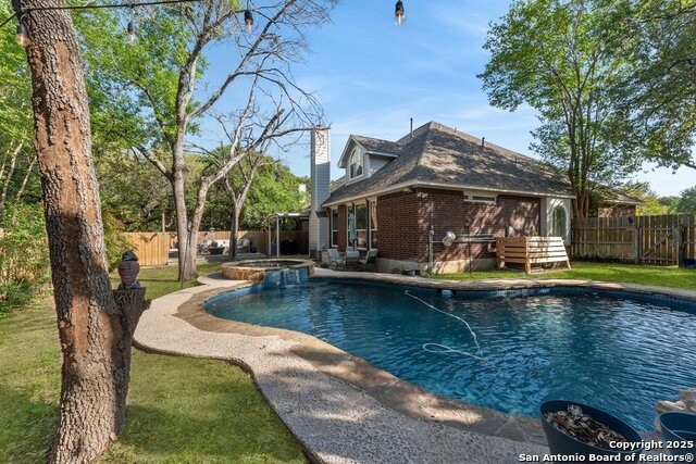 Image 52 of 65 For 2047 Thicket Trail Dr