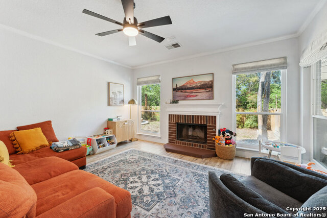 Image 7 of 65 For 2047 Thicket Trail Dr