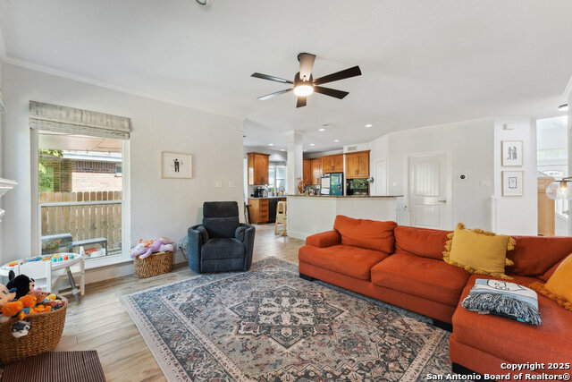 Image 8 of 65 For 2047 Thicket Trail Dr