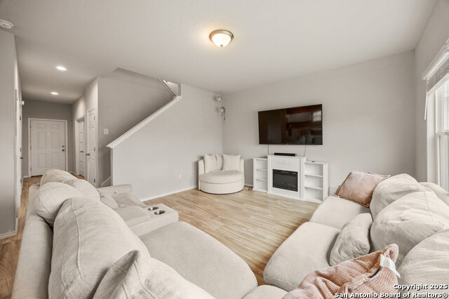 Image 5 of 28 For 4810 Heathers Cross