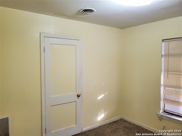 Image 10 of 12 For 384 Longview