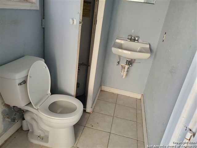 Image 12 of 12 For 384 Longview