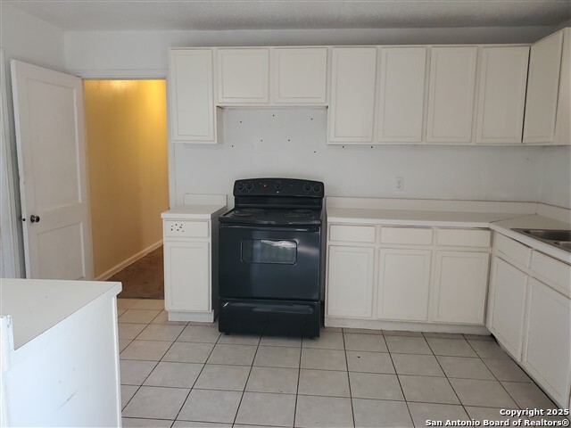 Image 8 of 12 For 384 Longview