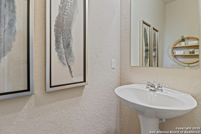 Image 17 of 46 For 4955 Blue Ranch