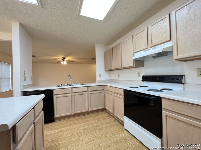 Image 8 of 24 For 11926 Auburn Brook