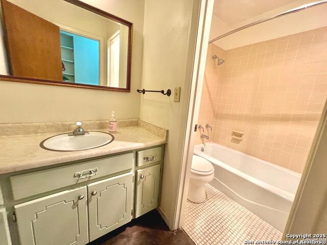 Image 21 of 46 For 433 Fort Clark Rd