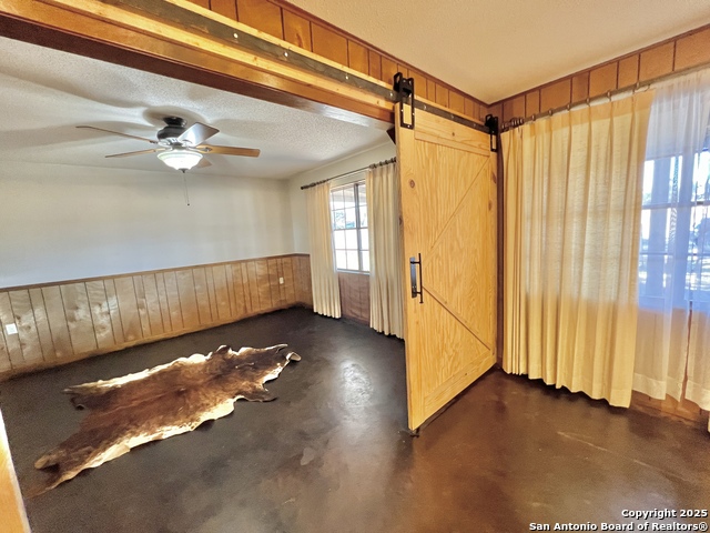 Image 6 of 46 For 433 Fort Clark Rd