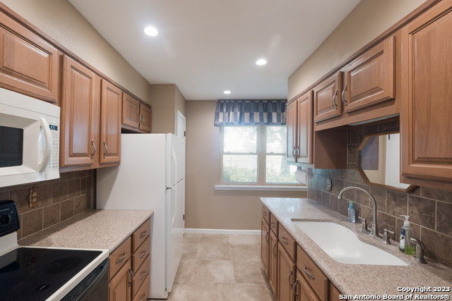 Listing photo id 18 for 15251 Miller Rd