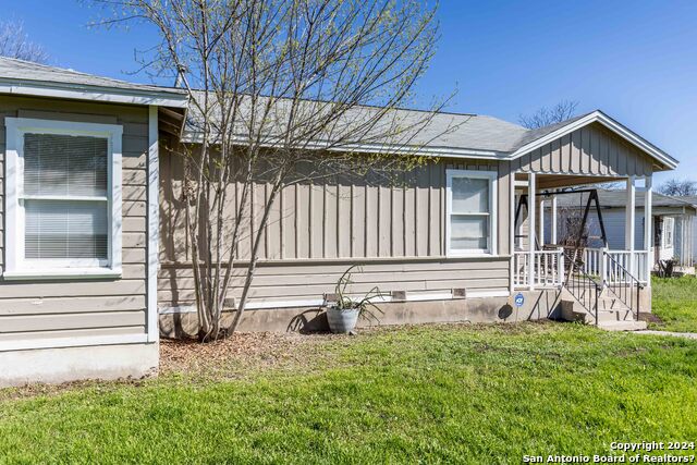 Image 3 of 36 For 461 Westminster Ave