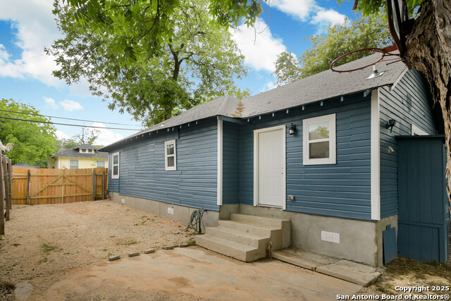 Image 15 of 16 For 118 Aganier  