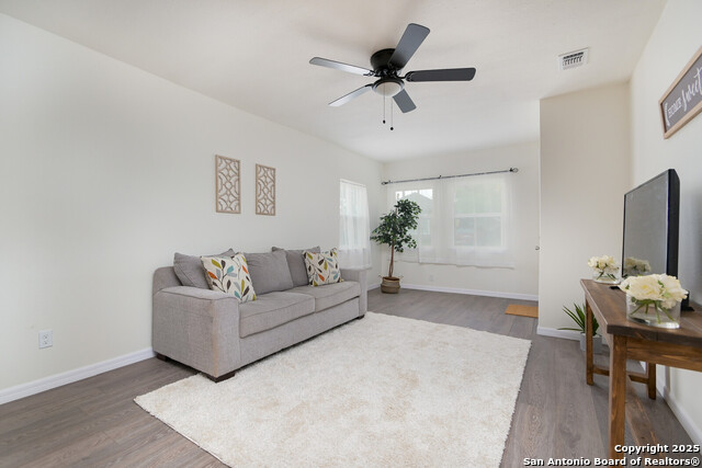 Image 4 of 16 For 118 Aganier  