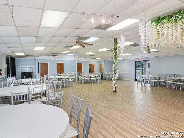 Listing photo id 8 for 8403 Loop 410 Sw