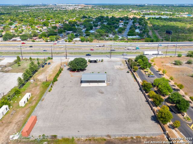 Listing photo id 0 for 8403 Loop 410 Sw