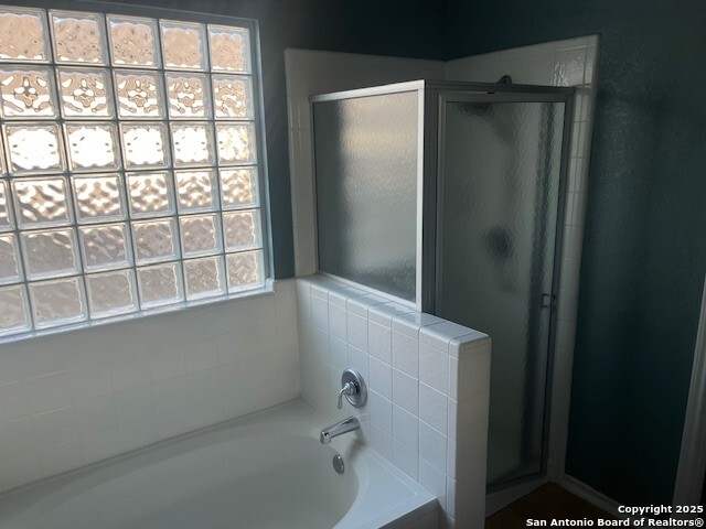 Image 7 of 8 For 1227 Whitby Tower