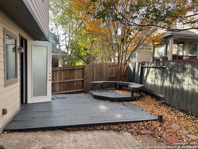 Image 8 of 8 For 1227 Whitby Tower