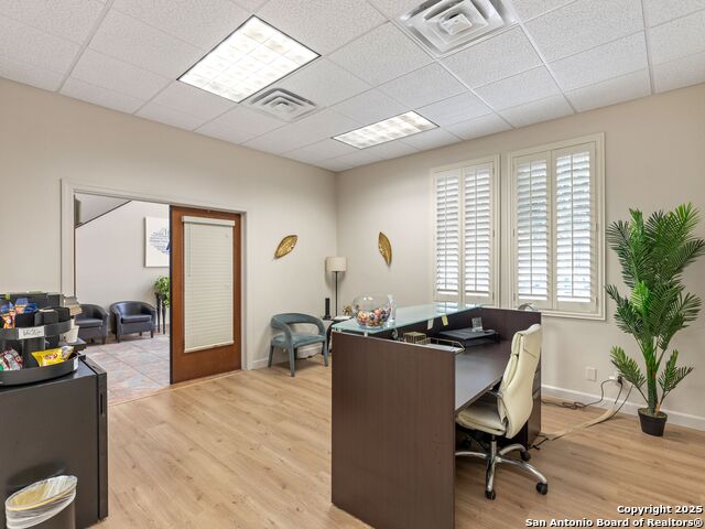 Listing photo id 9 for 4085 De Zavala