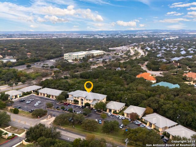 Listing photo id 12 for 4085 De Zavala