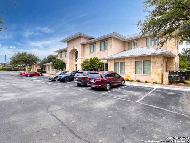 Listing photo id 3 for 4085 De Zavala