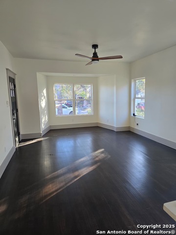 Listing photo id 8 for 501 Agarita W