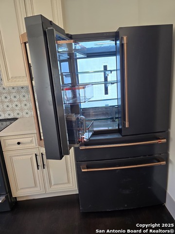 Listing photo id 12 for 501 Agarita W