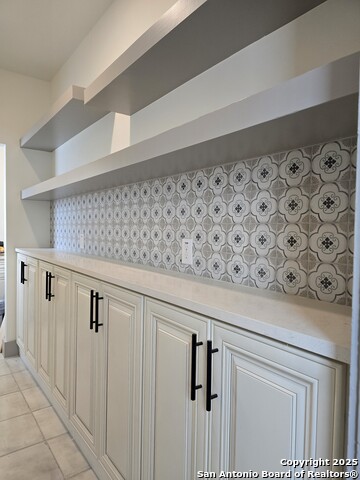 Listing photo id 13 for 501 Agarita W