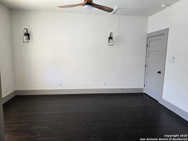 Listing photo id 16 for 501 Agarita W