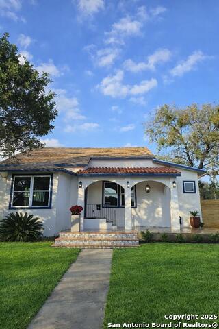 Listing photo id 0 for 501 Agarita W