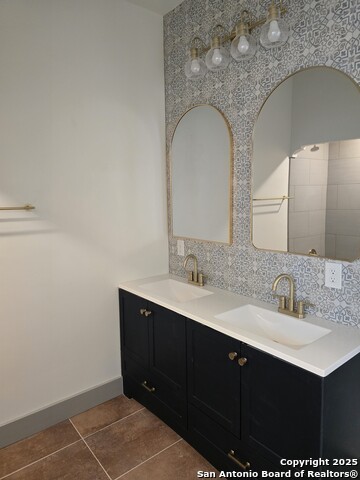 Listing photo id 26 for 501 Agarita W