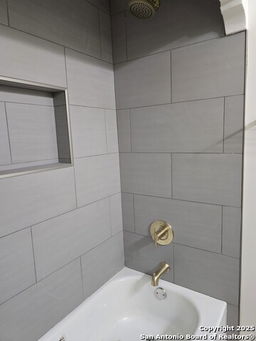 Listing photo id 27 for 501 Agarita W