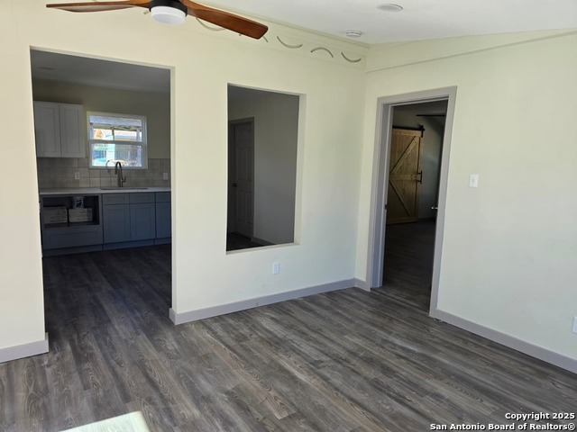 Listing photo id 35 for 501 Agarita W