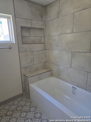 Listing photo id 46 for 501 Agarita W