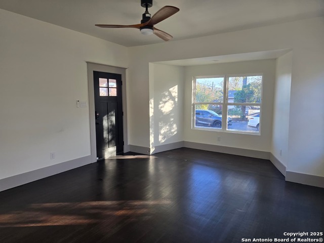 Listing photo id 7 for 501 Agarita W