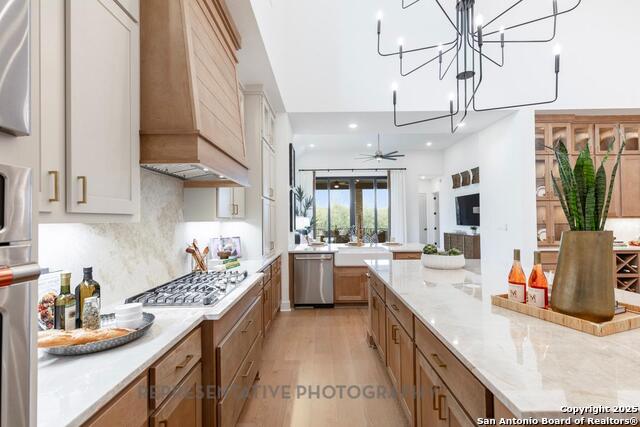 Image 5 of 44 For 201 Barton Creek