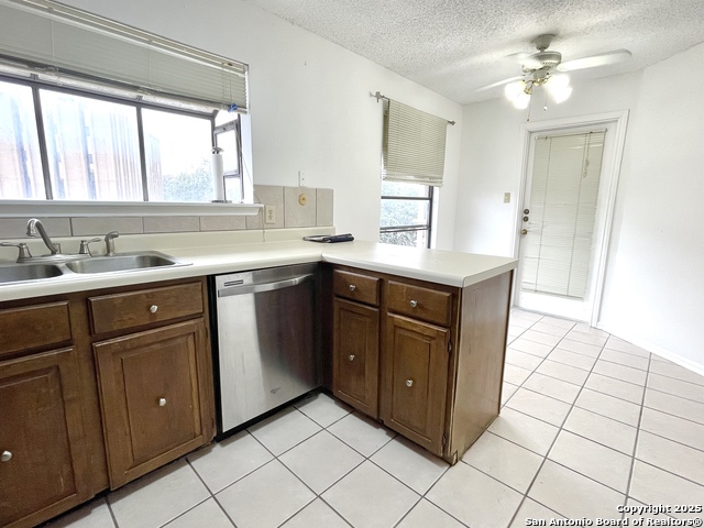 Image 5 of 37 For 7738 Chambers Rd.  403