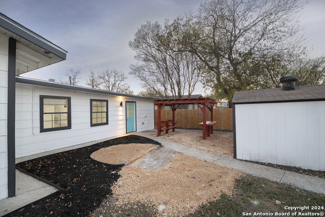 Image 16 of 48 For 636 Southeast Terrace