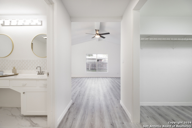 Image 23 of 48 For 636 Southeast Terrace