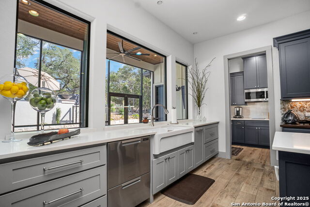 Image 19 of 54 For 2016 Brunello