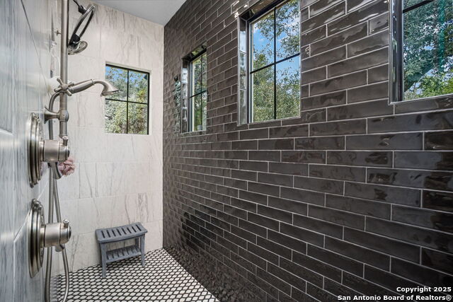 Image 28 of 54 For 2016 Brunello