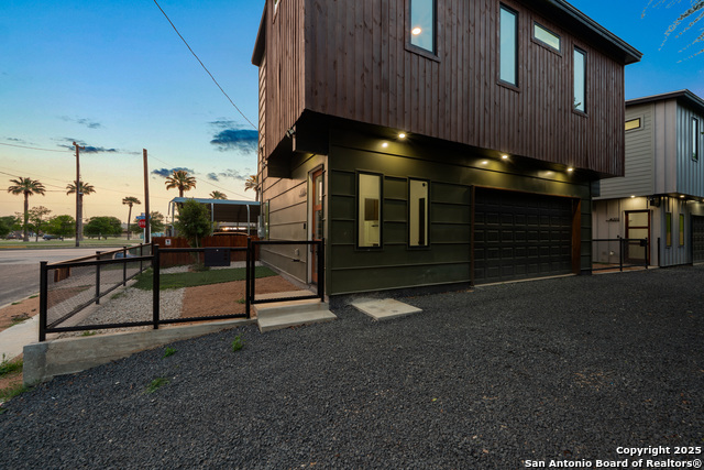 Image 3 of 39 For 107 Harding Place #101  101