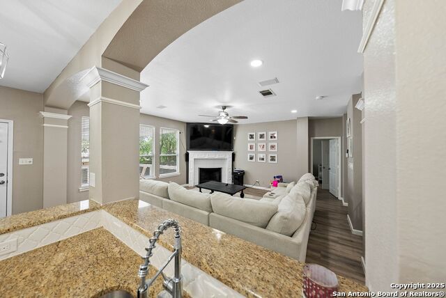 Image 12 of 41 For 7302 Carriage Bay