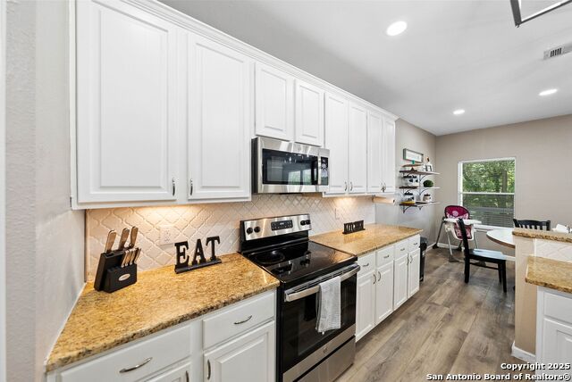 Image 13 of 41 For 7302 Carriage Bay