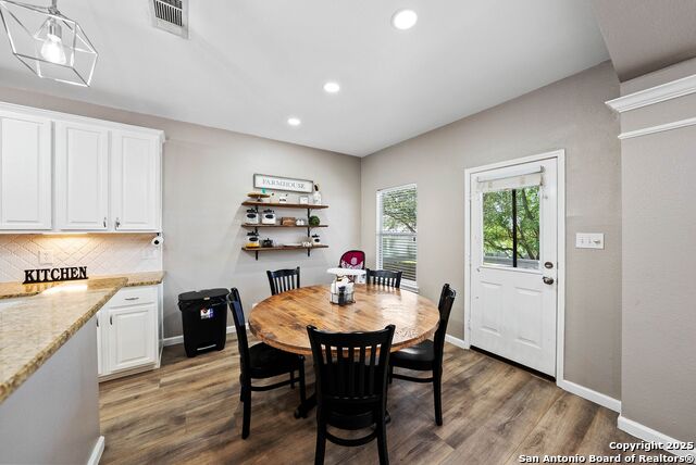 Image 14 of 41 For 7302 Carriage Bay