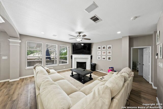 Image 7 of 41 For 7302 Carriage Bay