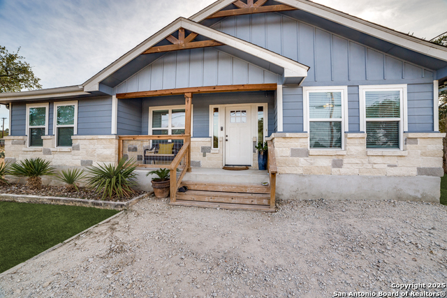 Image 3 of 25 For 388 Bluff View