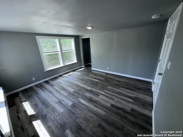 Image 3 of 10 For 1615 Amanda  